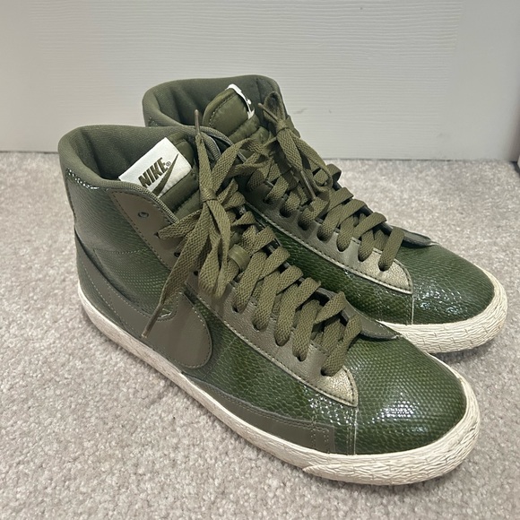 Nike Blazer Mid Vintage Snakeskin Shoes - Picture 2 of 5